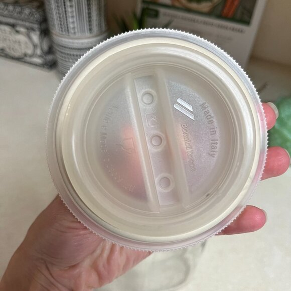 Bormioli Rocco 68 oz. Frigoverre Glass Pitcher with Locking Lid Milk Tea Water - Picture 7 of 10